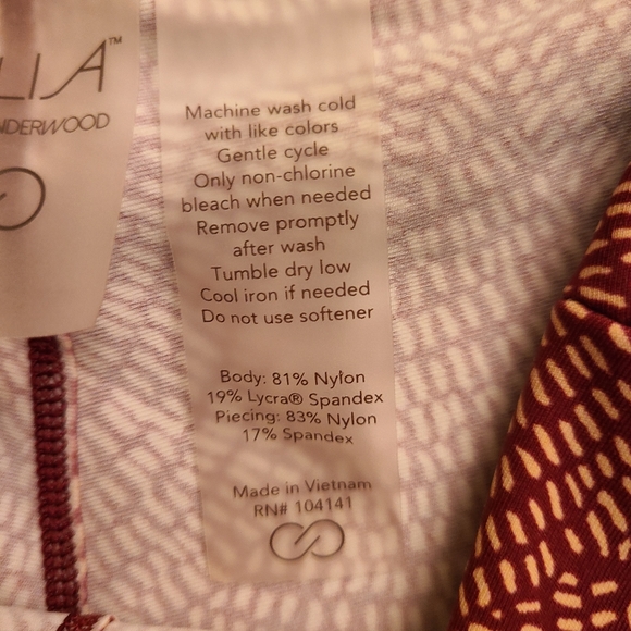 Calia Patterned Leggings with Deep Side Pockets in size XL - Picture 5 of 11